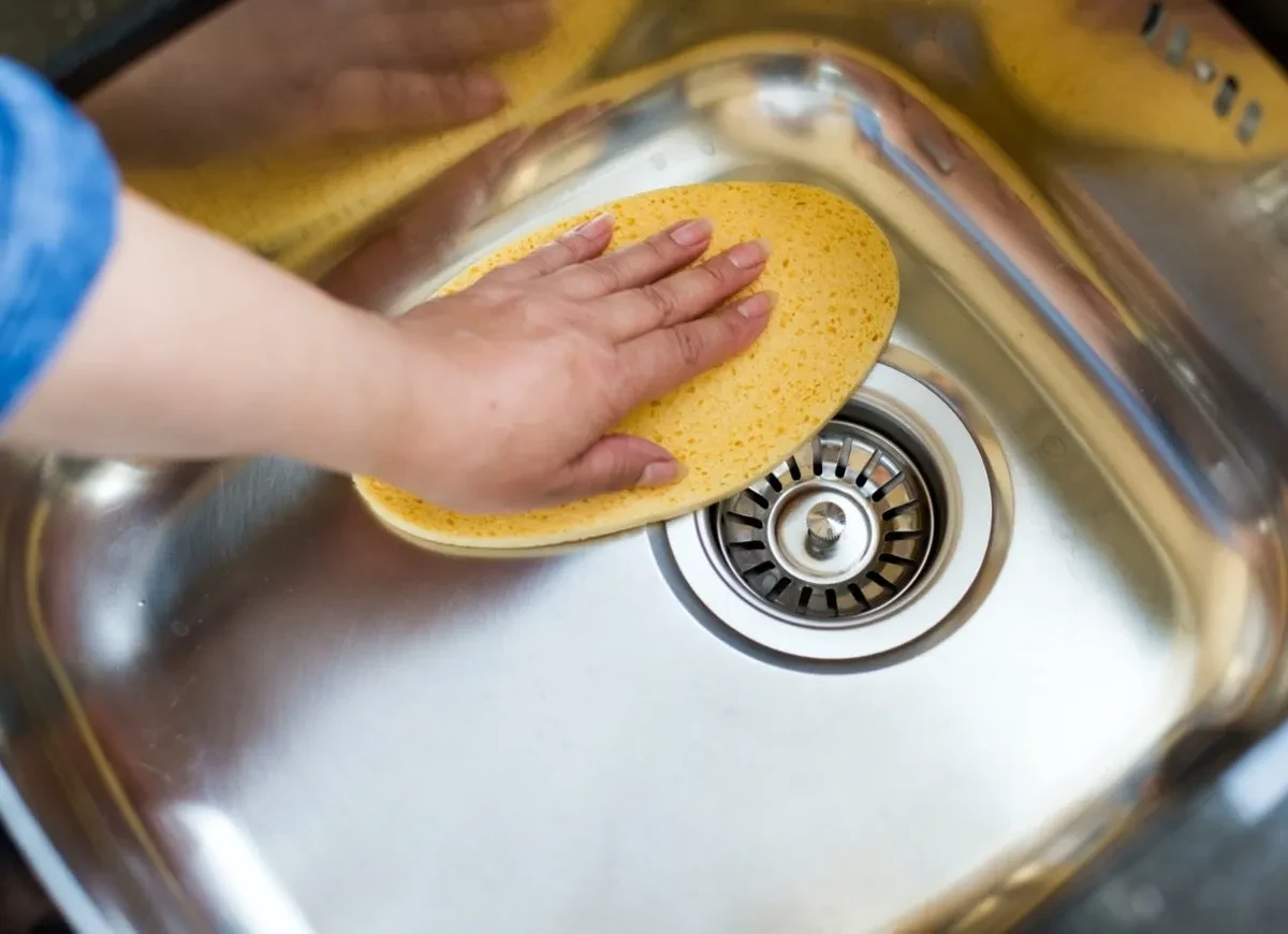 How to Clean a Kitchen Sink and Make It Shine Like New