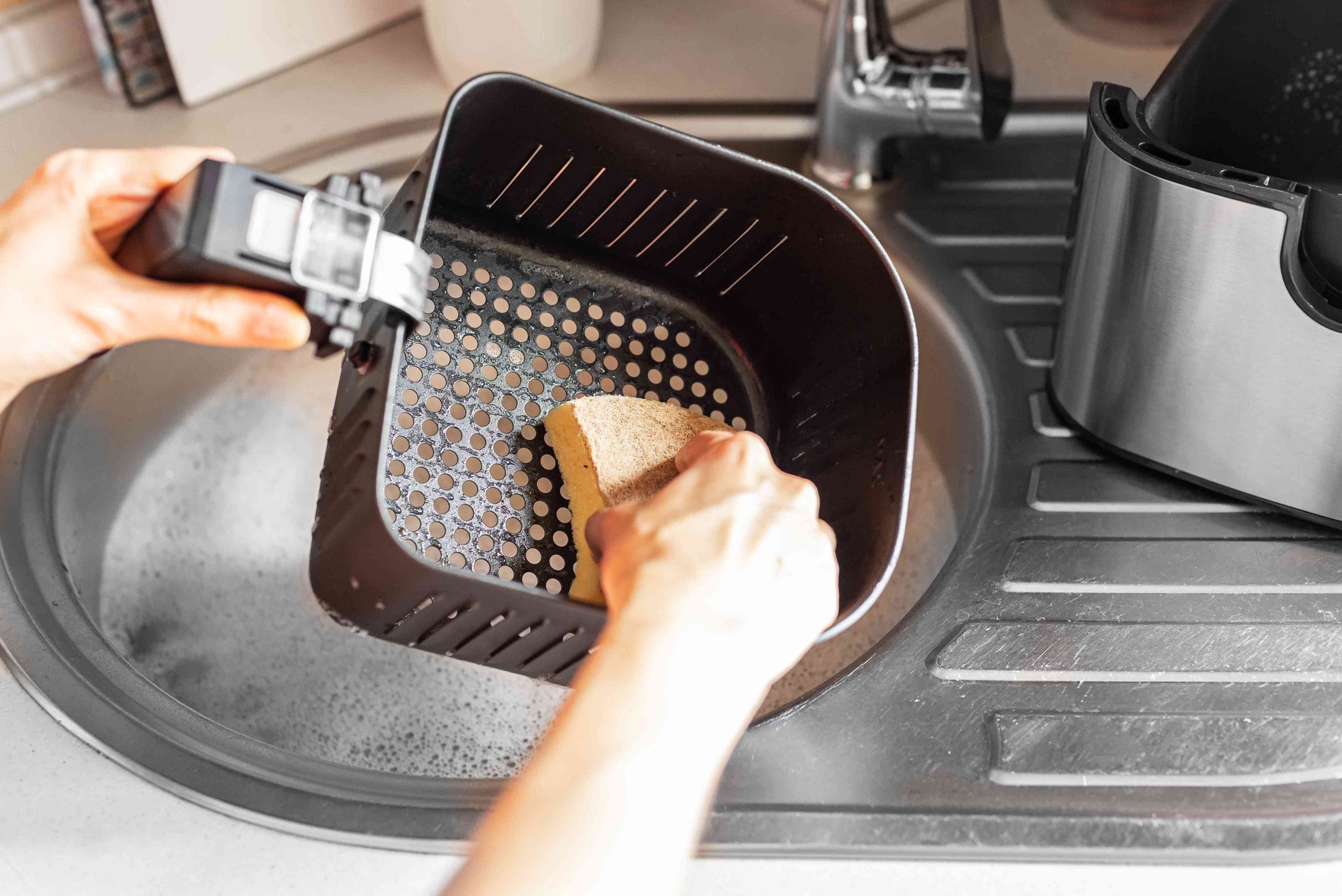 How to Deep Clean Your Air Fryer Without Damaging It?